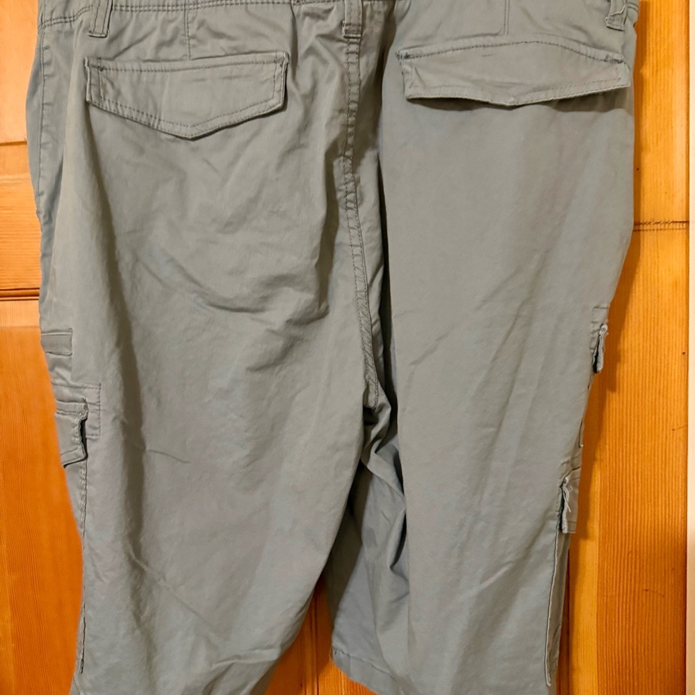 Iron Co Gray Cargo Men Shorts - Picture 4 of 7